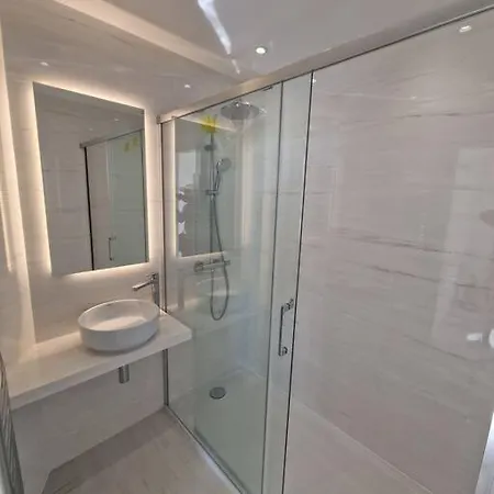 Luxury 2-bedroom Flat At The Seafront: Unforgettable Near Monaco! Cap-d'Ail