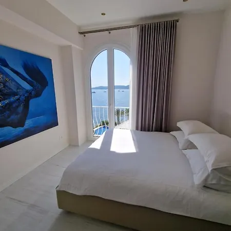 Luxury 2-bedroom Flat At The Seafront: Unforgettable Near Monaco! *